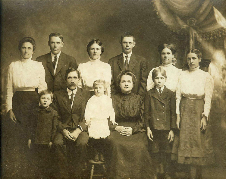 William Hawes and Tennessee Denton (Bullington) Buck Family