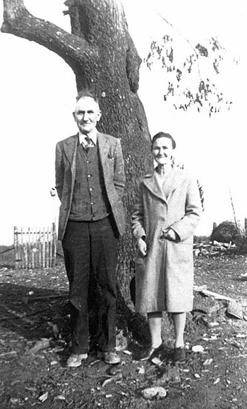 Henry Grady Jernigan and his wife Nola Edna Lowe Photo